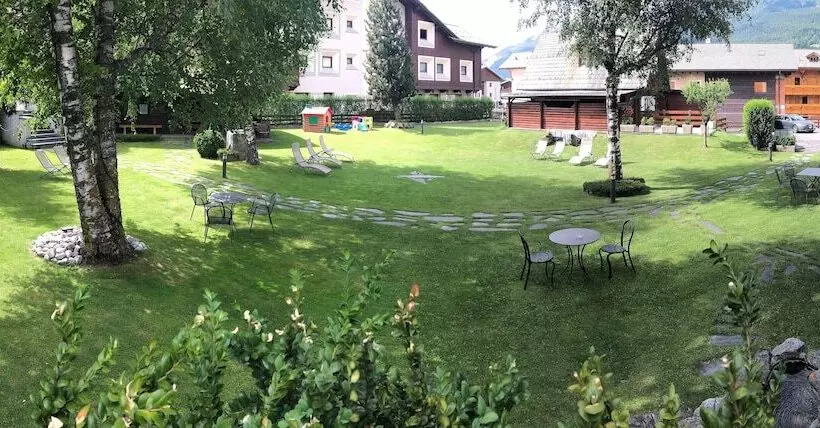 Отель Larice Bianco