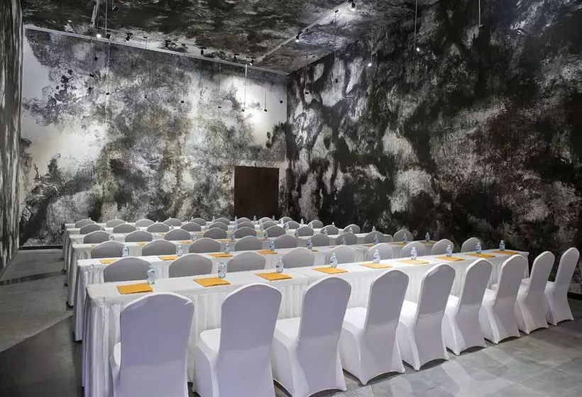 هتل The Emperor Tiananmen Beijing