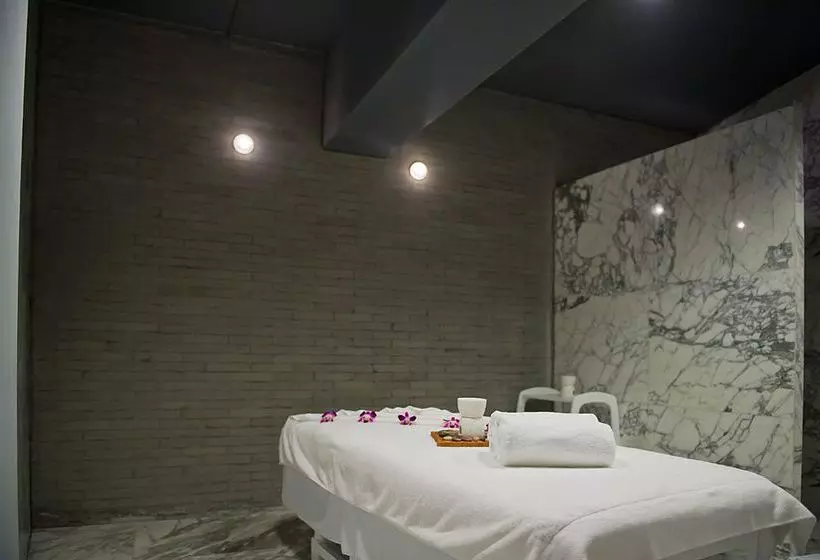 هتل The Emperor Tiananmen Beijing