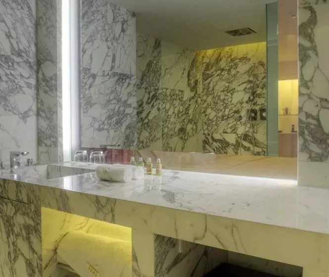 هتل The Emperor Tiananmen Beijing