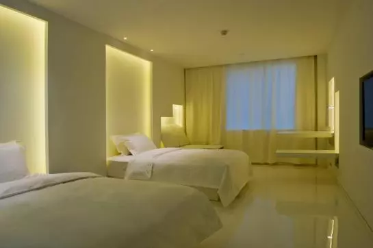 هتل The Emperor Tiananmen Beijing