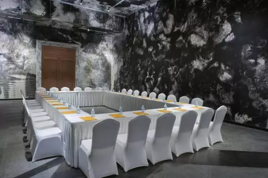 هتل The Emperor Tiananmen Beijing