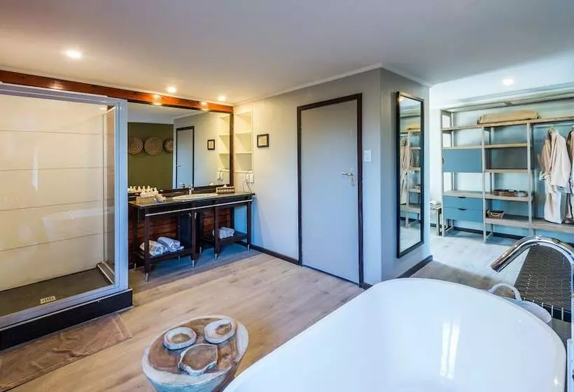 منتجع Kariega Game Reserve Ukhozi Lodge