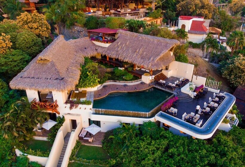 Tentaciones Hotel & Lounge Pool Adults Only