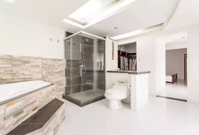 هتل Casa Centenario Pereira