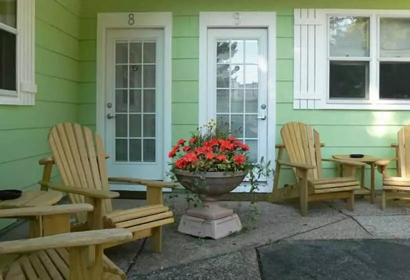 Hotelli The Pines Motorlodge