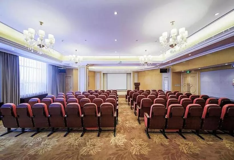 Vienna Hotel Hubei Xiangyang Zuanshi Avenue