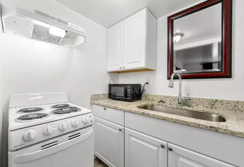 هتل Budgetel Inn And Suites