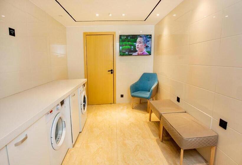 Hanting Hotel Changchun Gongnong Square Metro Station