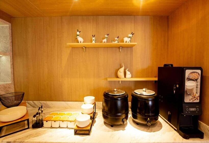 Hanting Hotel Changchun Gongnong Square Metro Station