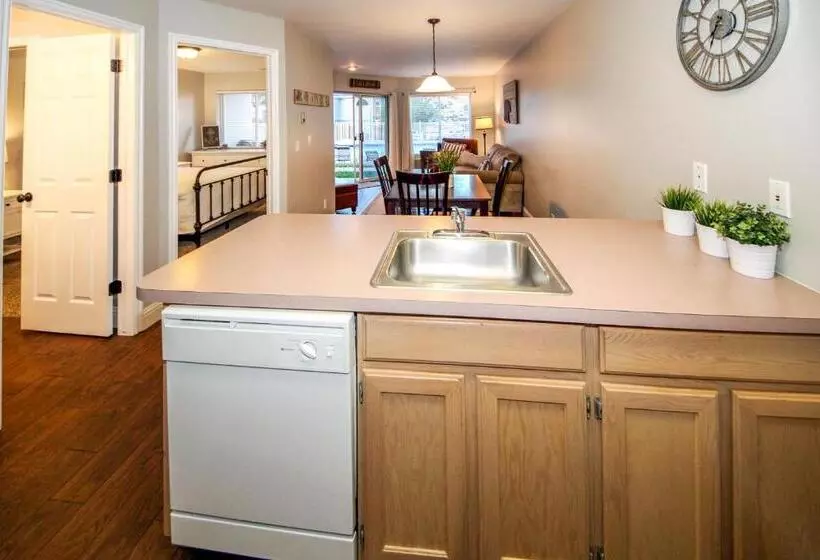ホテル Harbor Village Pool Building Condo 107