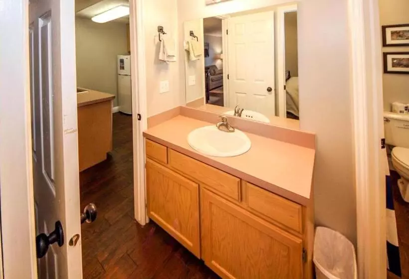 ホテル Harbor Village Pool Building Condo 107