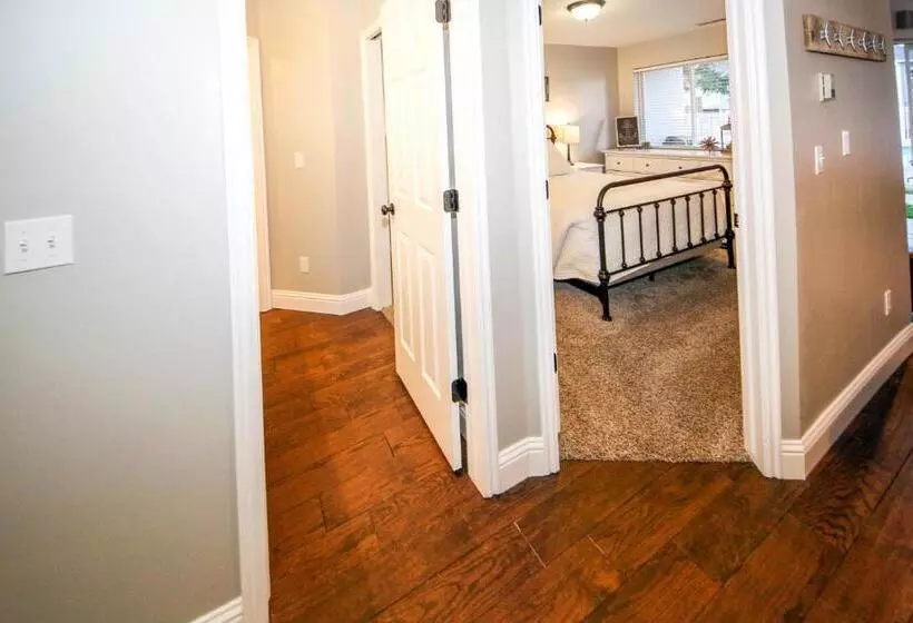 ホテル Harbor Village Pool Building Condo 107