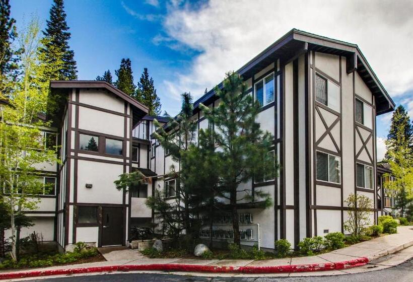 هتل Squaw Valley Ski Flat