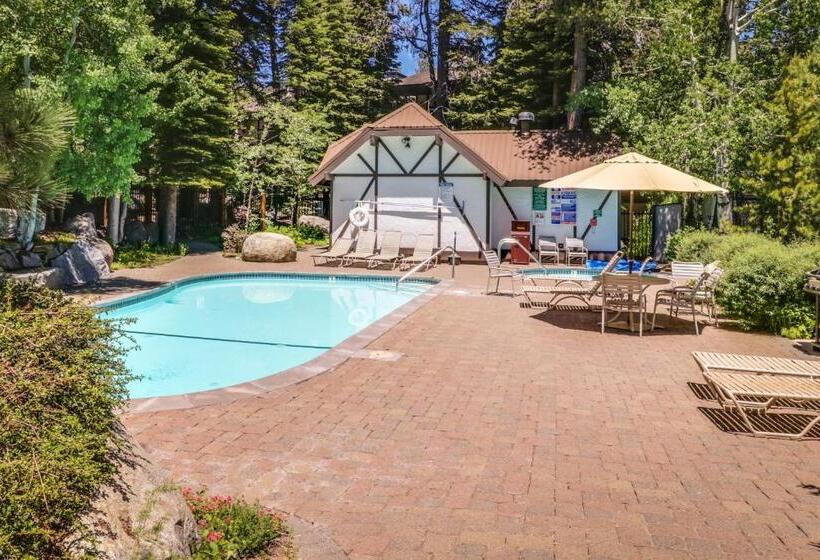 هتل Squaw Valley Ski Flat