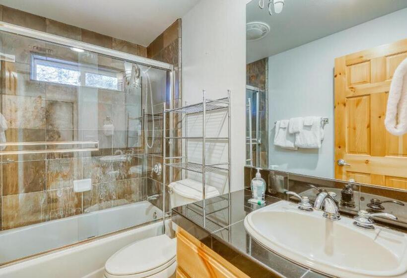 هتل Squaw Valley Ski Flat