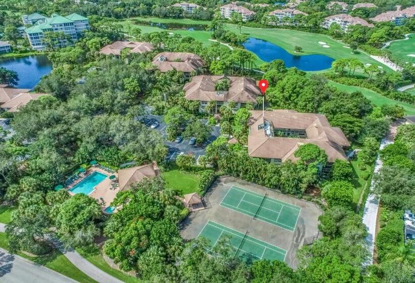 Отель Bonita Bay Escape