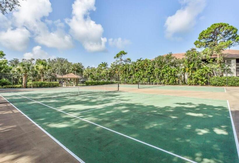 Отель Bonita Bay Escape