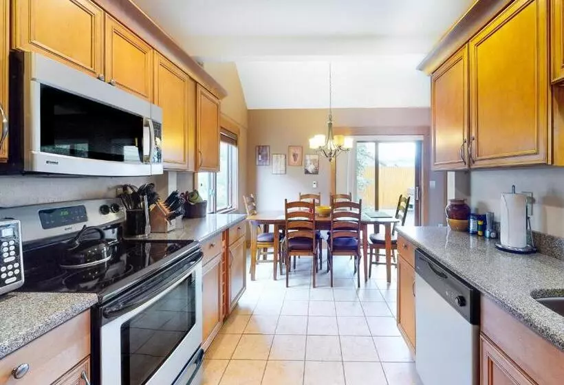 Hotelli Mountain Dreams Condo