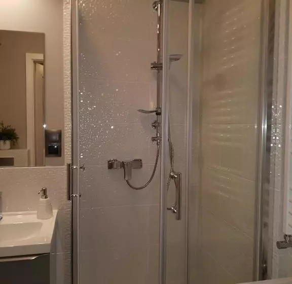 24w Apartments Old Town