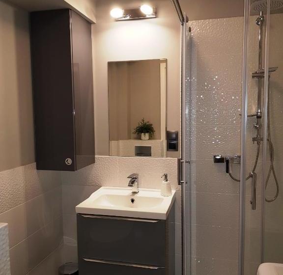 24w Apartments Old Town