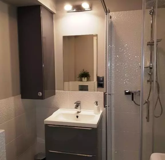 24w Apartments Old Town