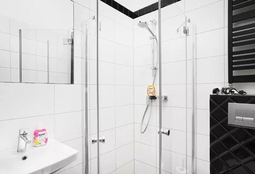 24w Apartments Old Town