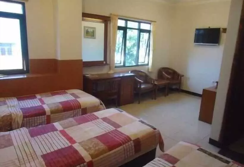 Cihampelas Hotel 2 Mitra Reddoorz