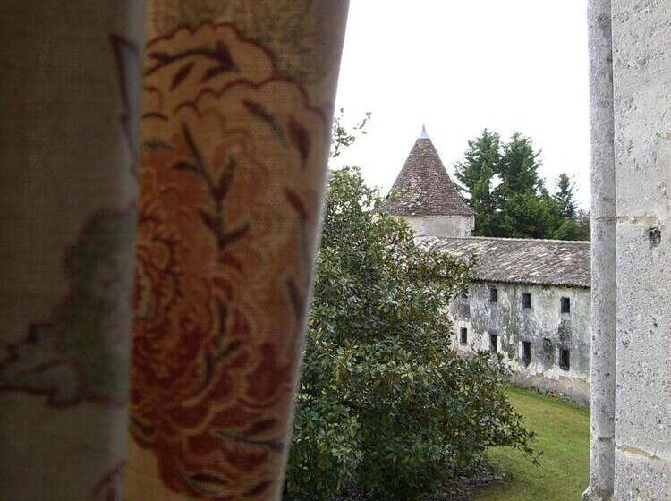 בית מלון כפרי Château Des Salles