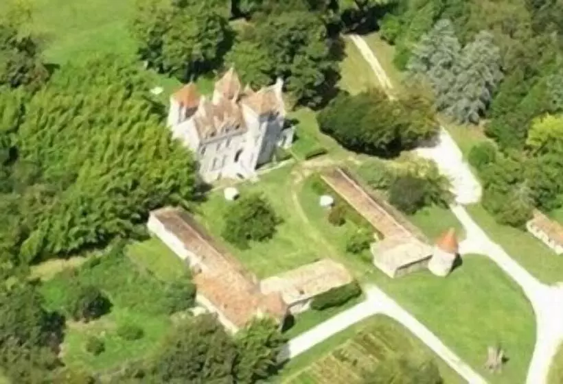 Hotelli Château Des Salles