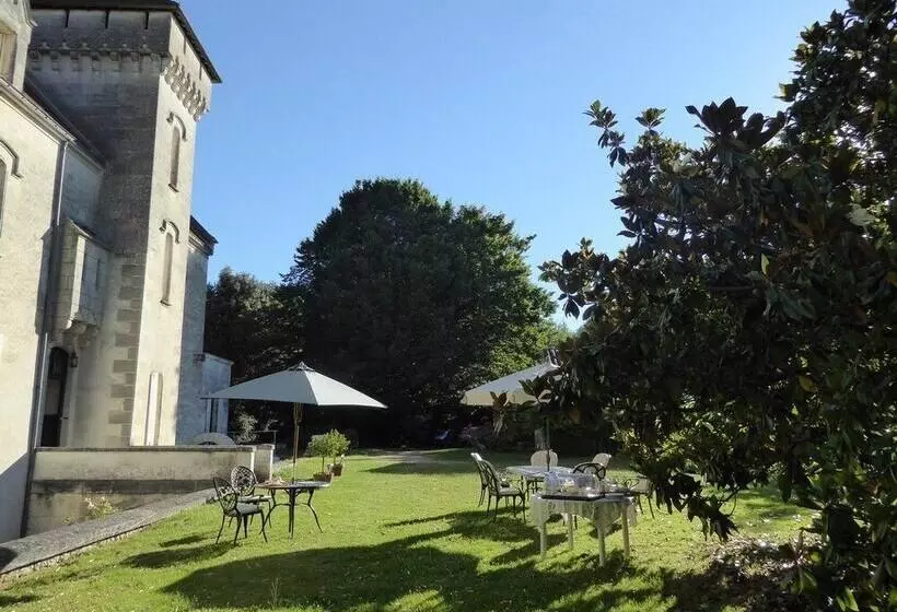 Hotelli Château Des Salles