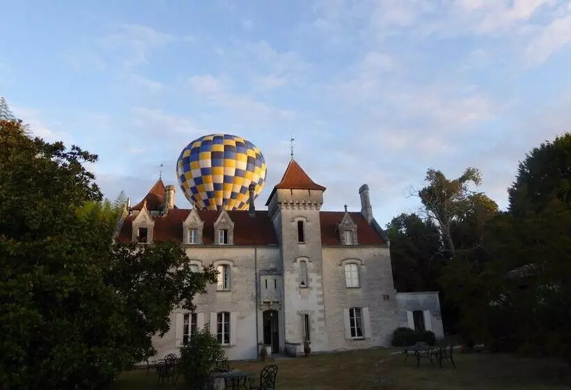 Hotelli Château Des Salles