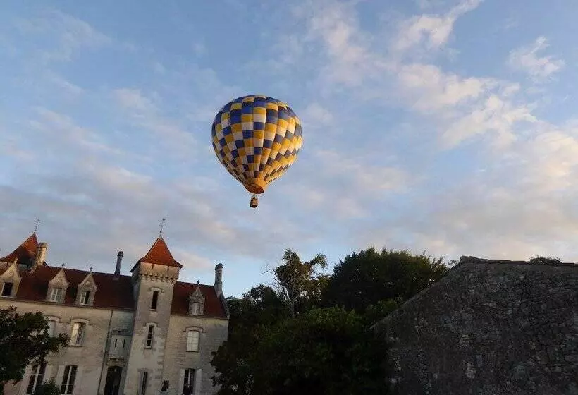 Hotelli Château Des Salles