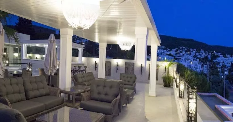 Ena Boutique Hotel & Residences