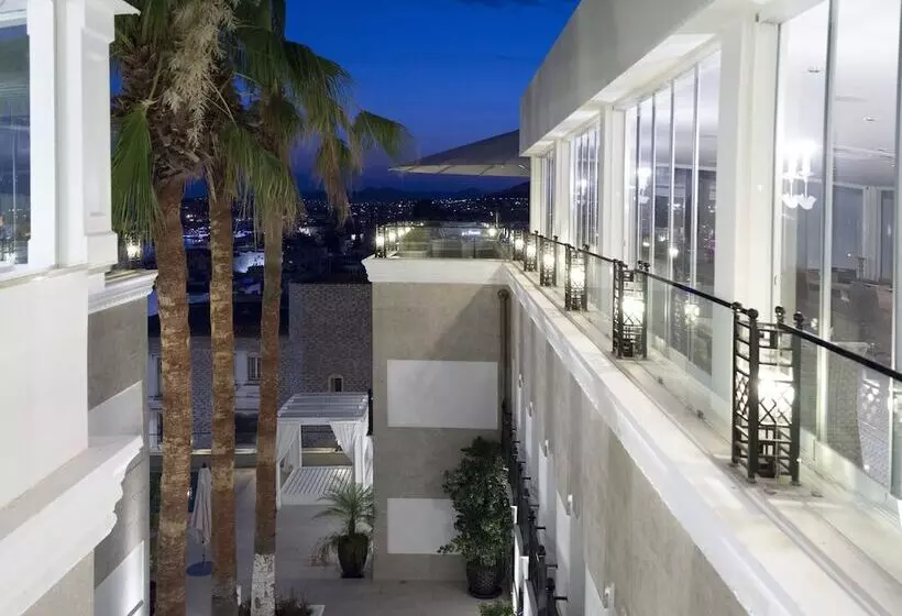 Ena Boutique Hotel & Residences