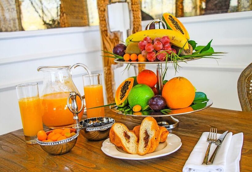 Ena Boutique Hotel & Residences