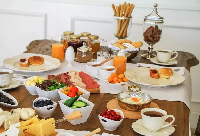 Ena Boutique Hotel & Residences