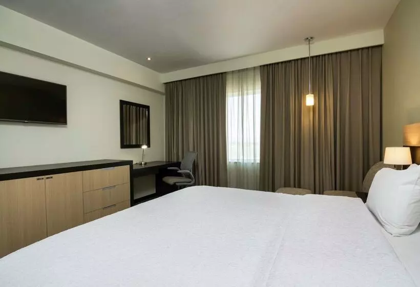 هتل Hampton Inn By Hilton Silao Aeropuerto Bajio