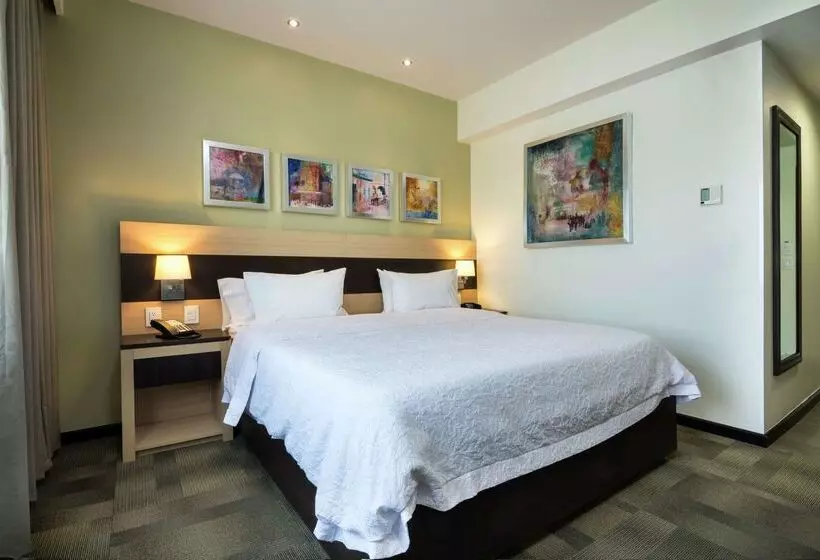 هتل Hampton Inn By Hilton Silao Aeropuerto Bajio