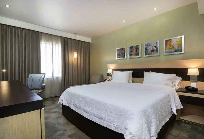 هتل Hampton Inn By Hilton Silao Aeropuerto Bajio