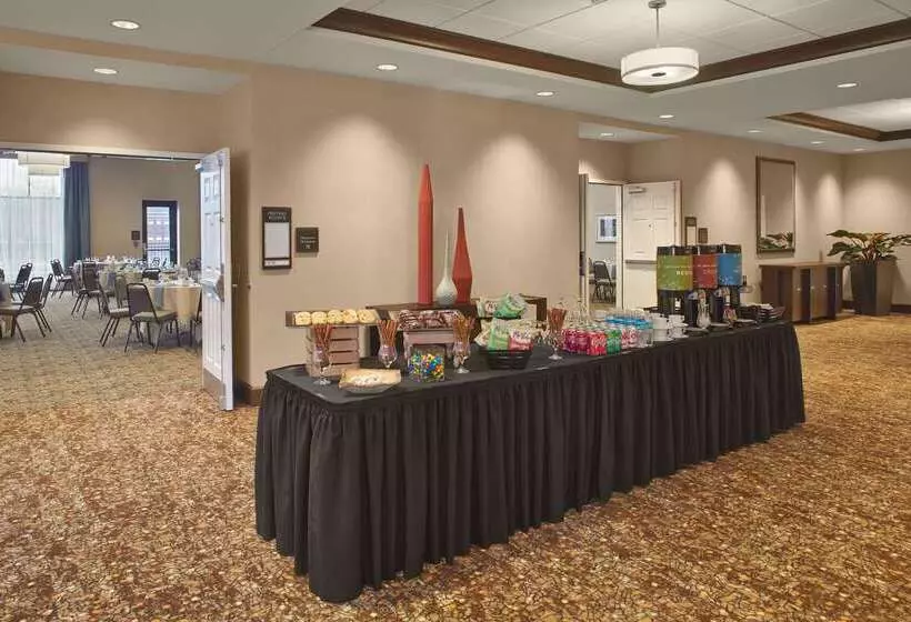 호텔 Hilton Garden Inn Akron