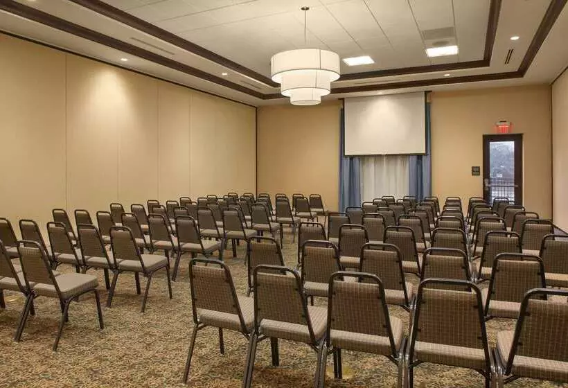 호텔 Hilton Garden Inn Akron