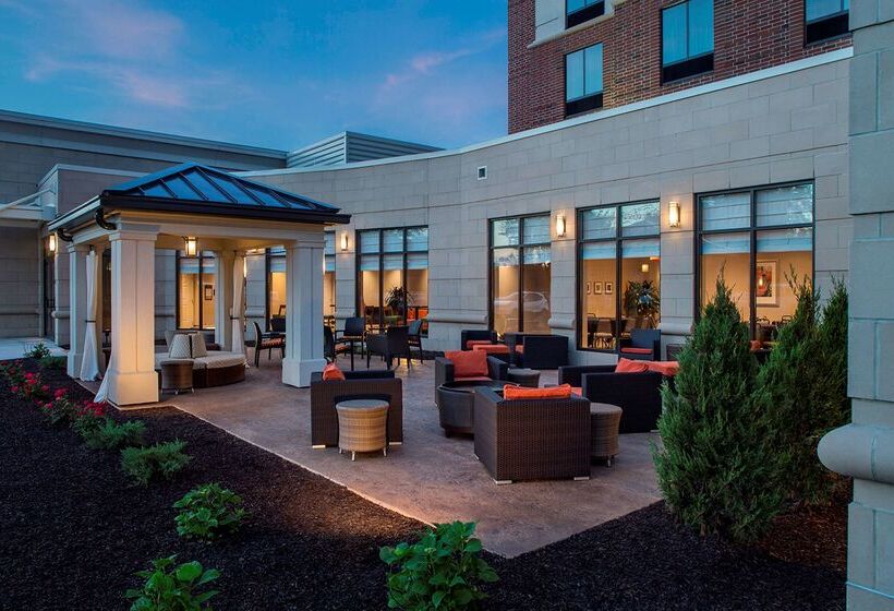 هتل Hilton Garden Inn Akron