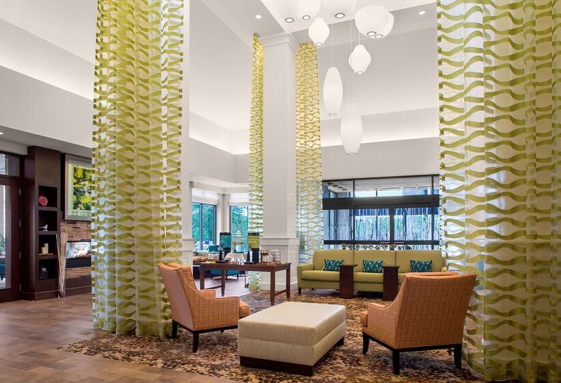 هتل Hilton Garden Inn Akron