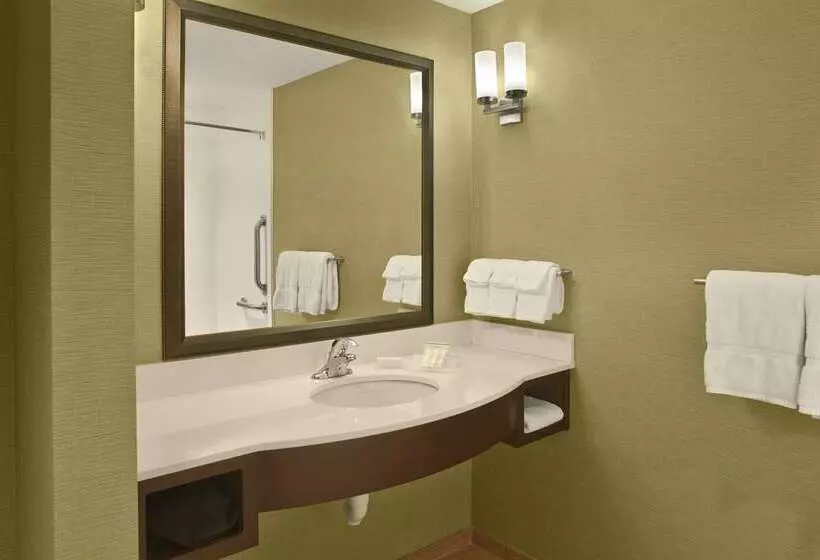 호텔 Hilton Garden Inn Akron