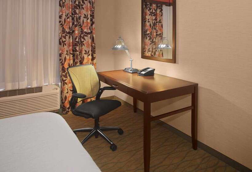 هتل Hilton Garden Inn Akron