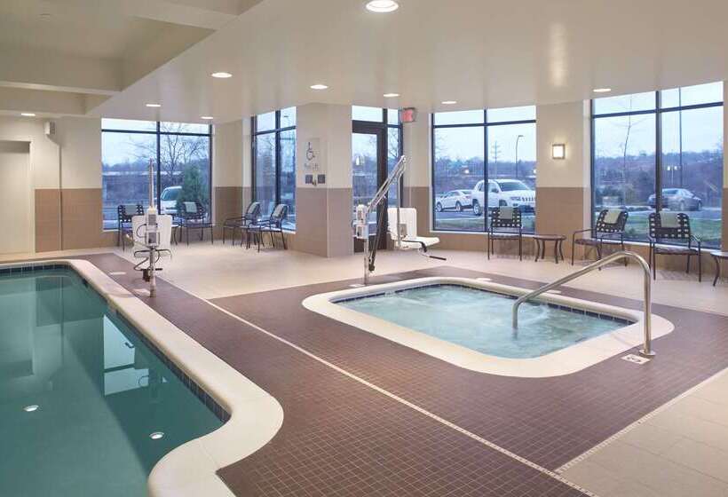 هتل Hilton Garden Inn Akron