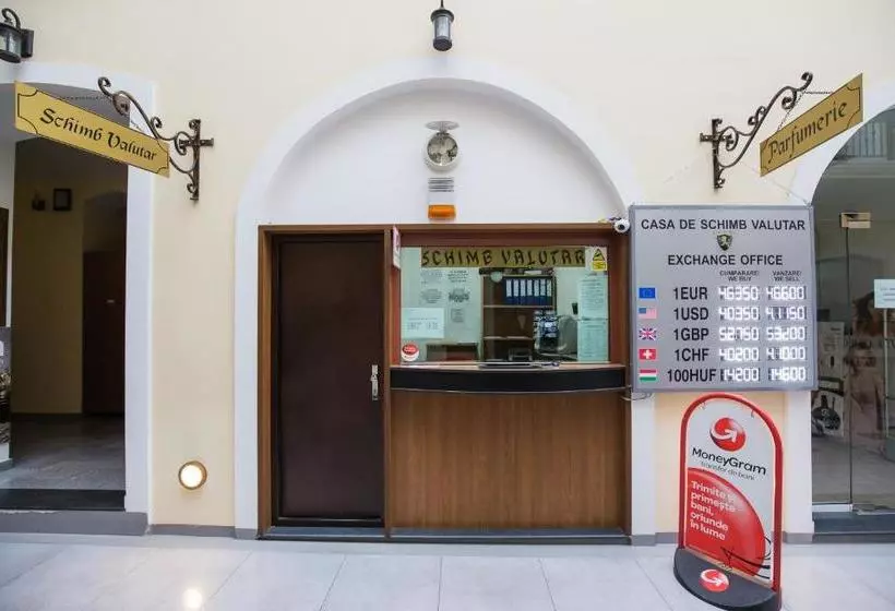 Отель Leul De Aur