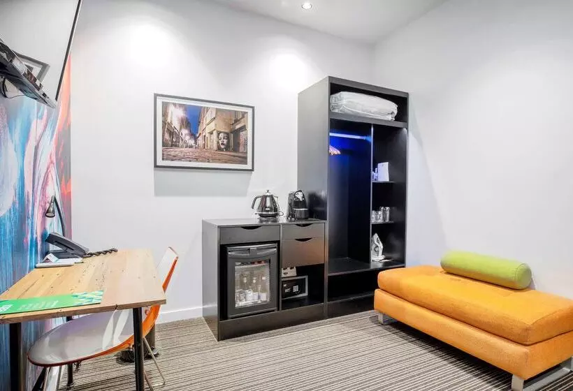 Отель The Constance