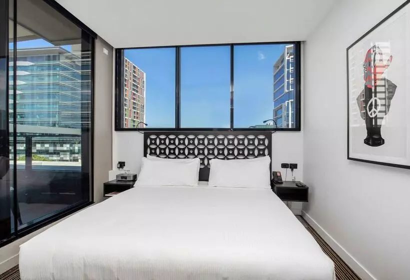 Отель The Constance